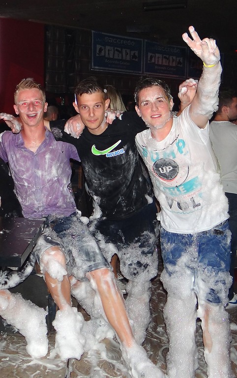 slika0046232400 Pjena party u Šampionu (Subota, 16.8.2014.)