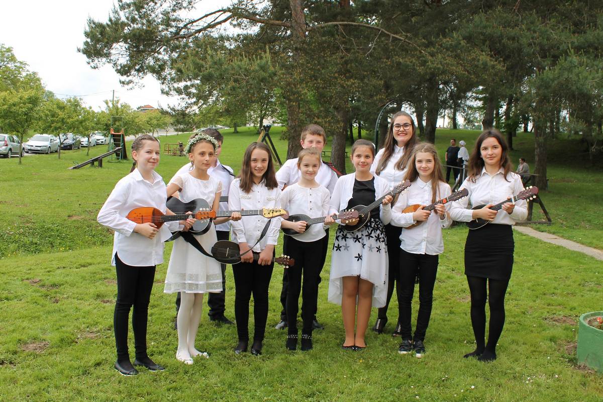 Županijsku smotra tamburaških sastava i kulturno umjetničkih društava u Mačkovcu