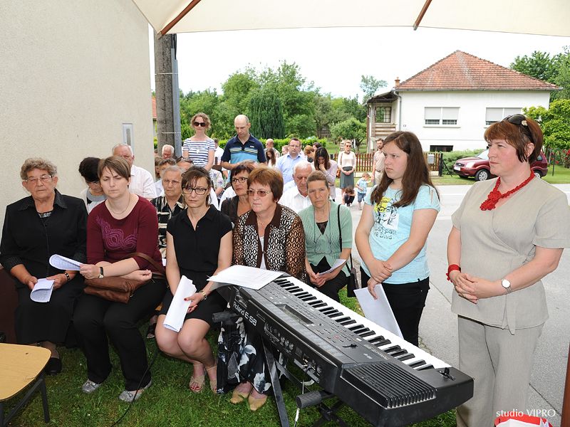 355415489dsc0781230070