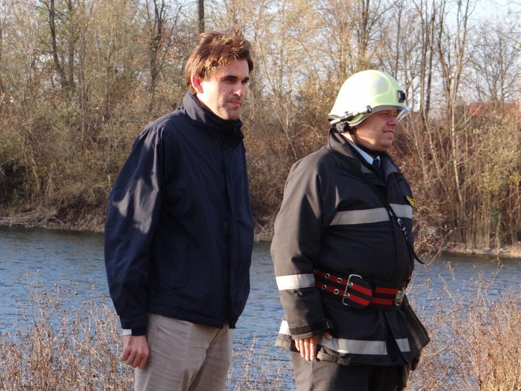 Vatrogasna vježba na obali Mičigen jezera