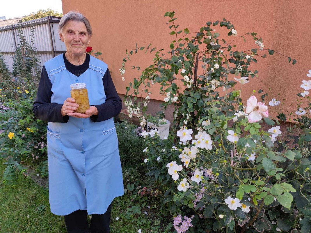 PRELOG Elizabeta Pianec na pragu 81. rođendana brine o cvijeću i priprema odličan kompot od tikvica PRELOG Elizabeta Pianec na pragu 81. rođendana brine o cvijeću i priprema odličan kompot od tikvica