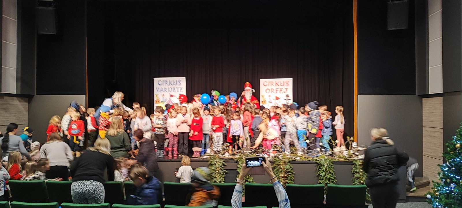 MURSKO SREDIŠĆE Sveti Nikola razveselio vrtićku djecu