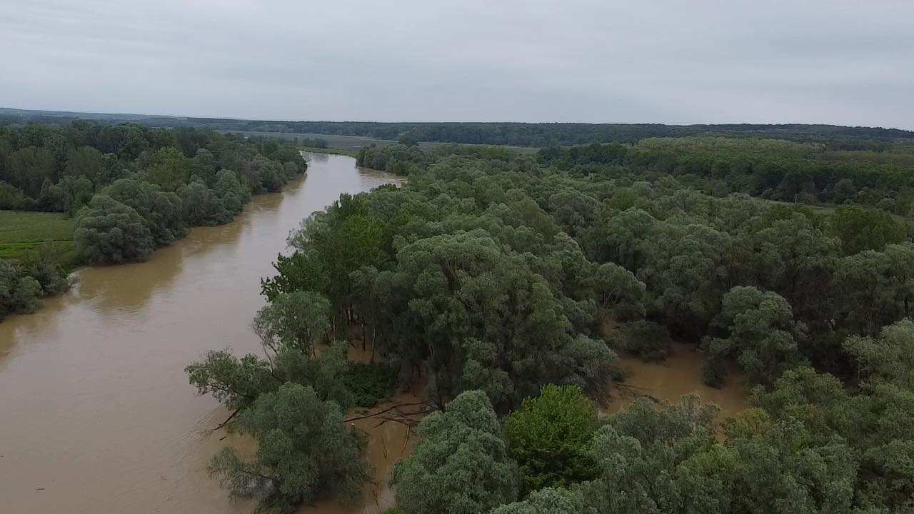 IZGLEDA STRAŠNO Nabujala Mura na potezu od Kotoribe do Donje Dubrave
