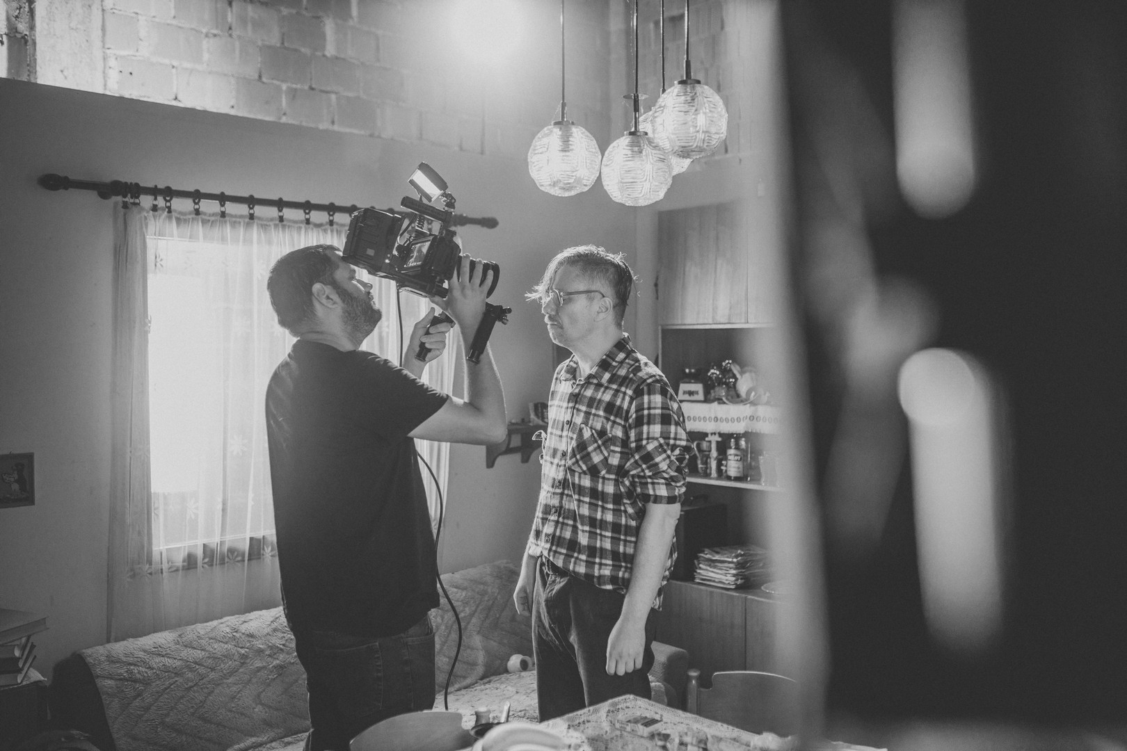 MARIN CVETKO I IVAN LISJAK Za novi kratkometražni film ‘Muha’ od nule izgradili vlastiti set!