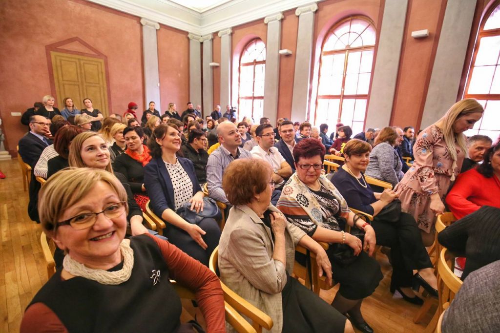 2939078910214618754359510198470