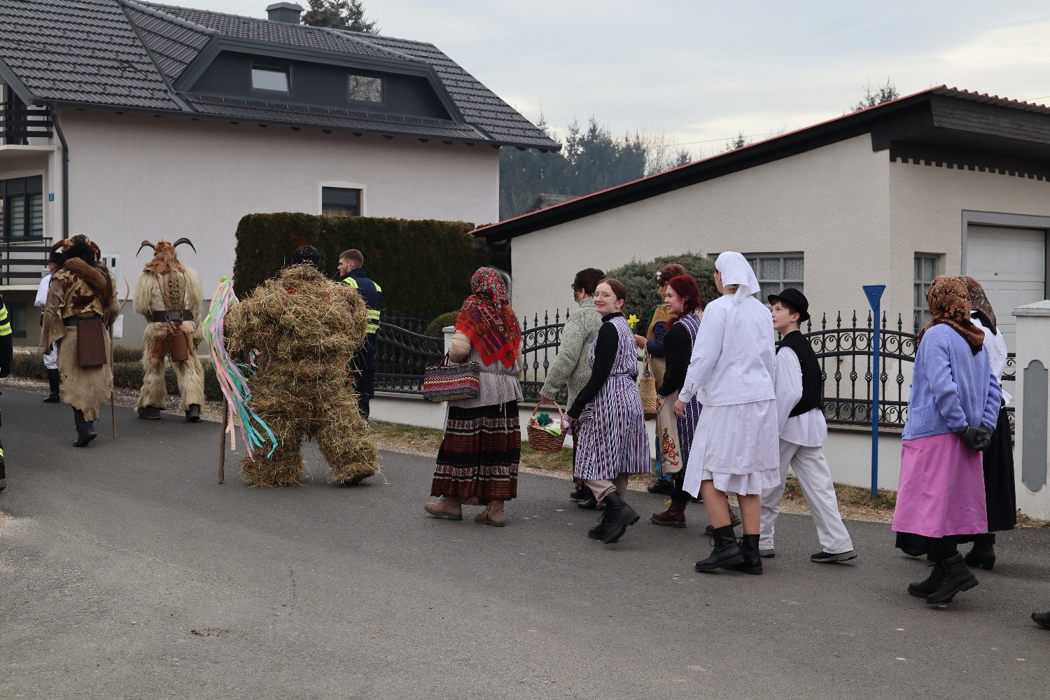 Fašenjska povorka od Marofa preko Žabnika, Vrhovljana do centra Svetog Martina na Muri!