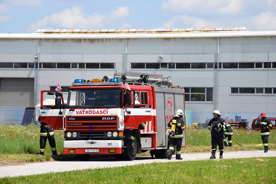 Vatrogasna vježba u tvrtki Kerbek u Donjem Kraljevcu