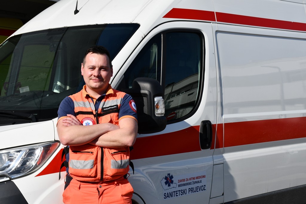 Damir Čurila već punih sedam godina radi u Djelatnosti sanitetskog prijevoza