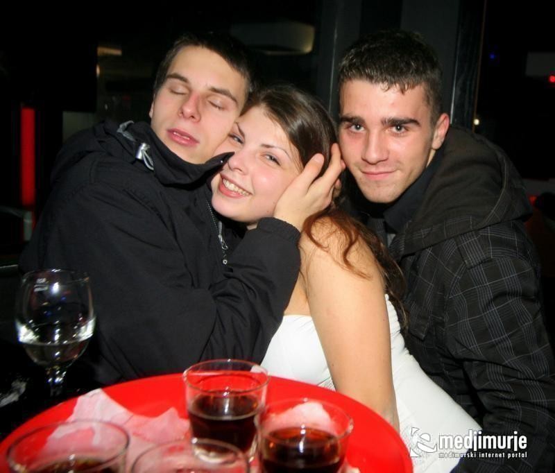 Diana (Subota, 3.12.2011) Diana (Subota, 3.12.2011)