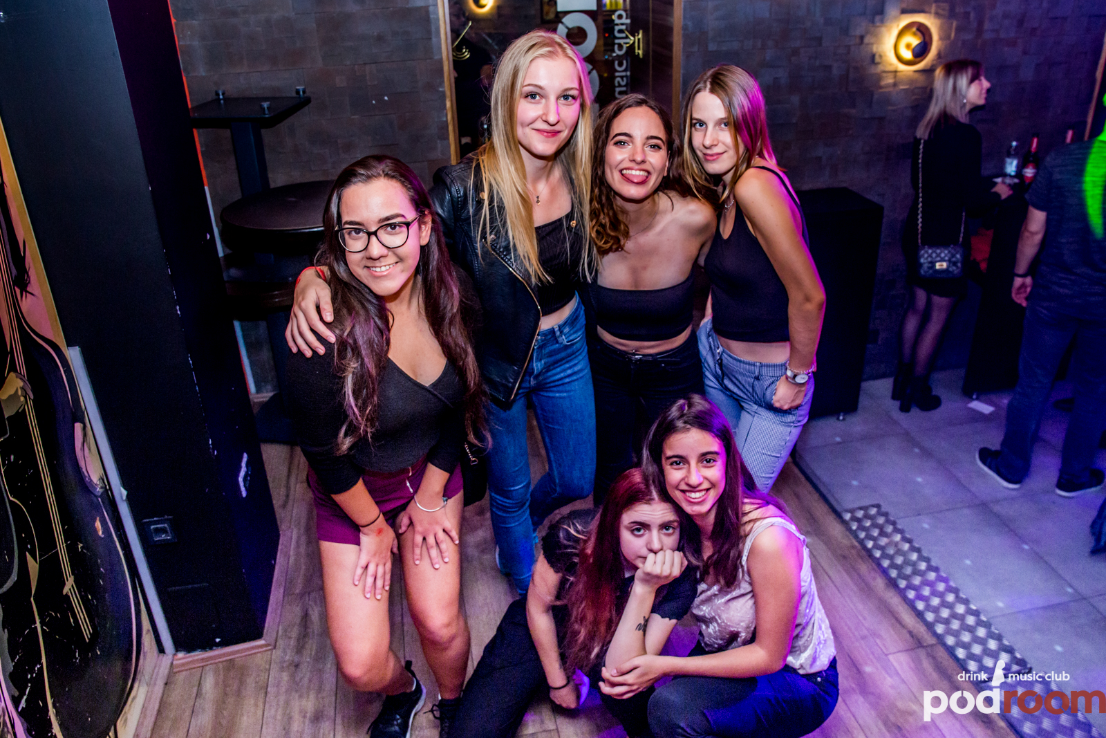 Podroom clubbing – DJ Yakka