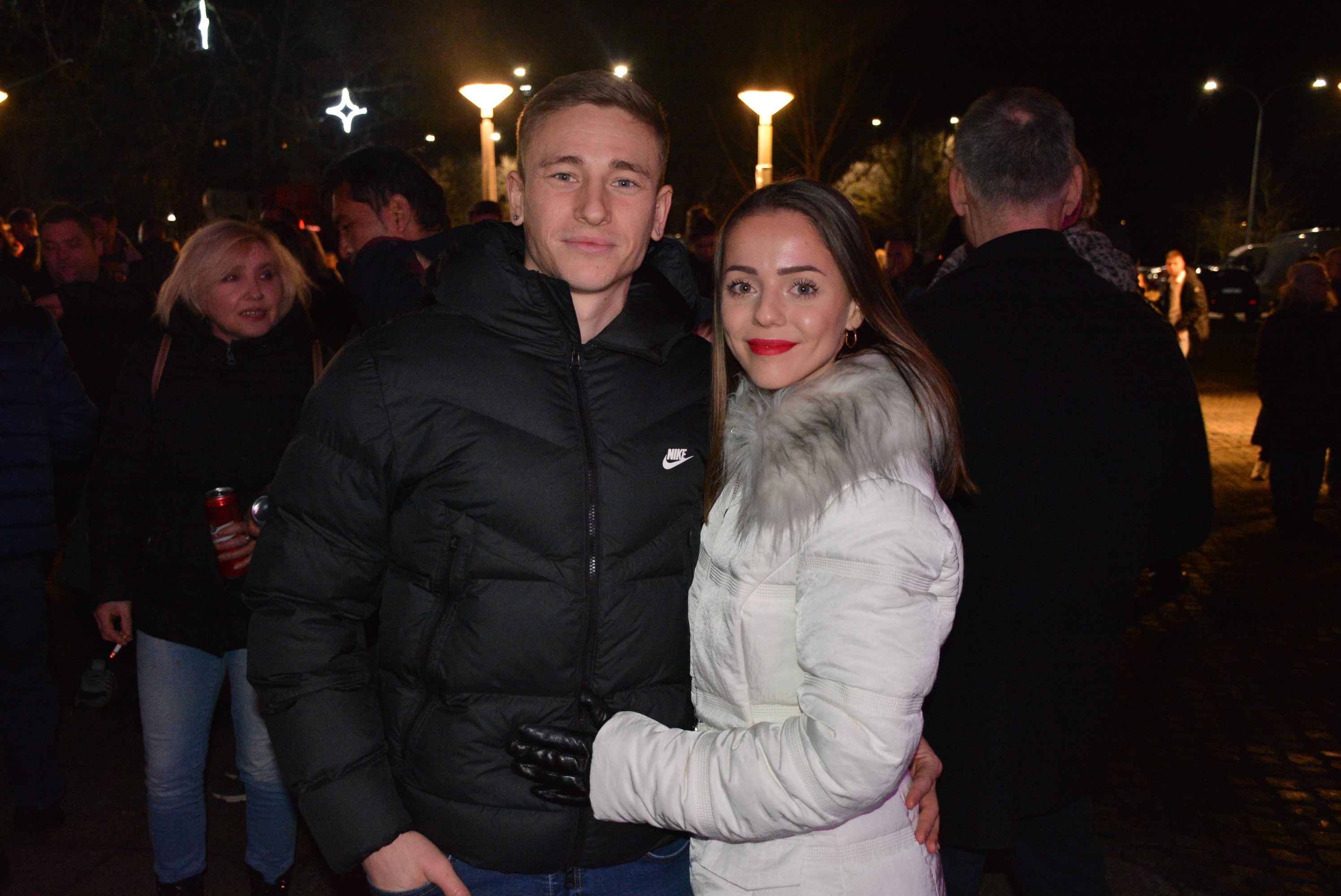 FOTO/VIDEO Čakovec veselo proslavio dolazak 2024. uz ritam ‘Noćne smjene’ i puni trg