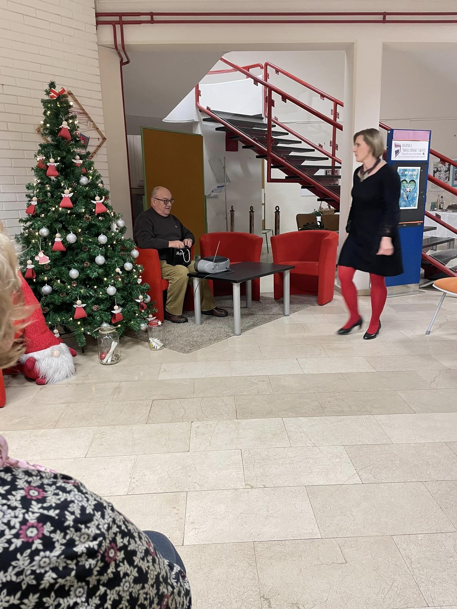 Umirovljenici iz Čakovca uživali u božićnim evergrinima