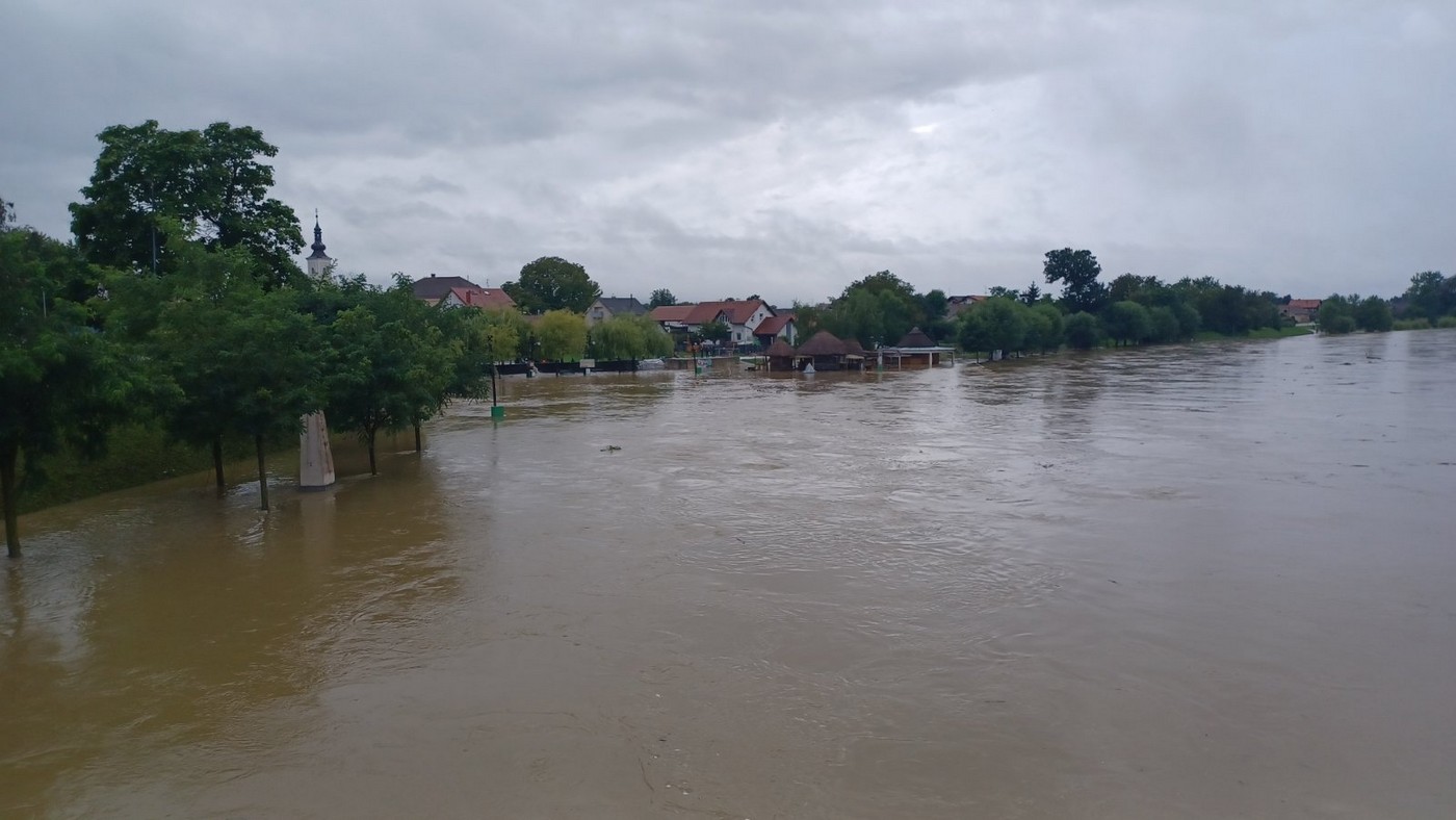 MURSKO SREDIŠĆE Gradonačelnik Srpak: ‘Nadamo se najboljem, ali pred nama je duga noć’ MURSKO SREDIŠĆE Gradonačelnik Srpak: ‘Nadamo se najboljem, ali pred nama je duga noć’