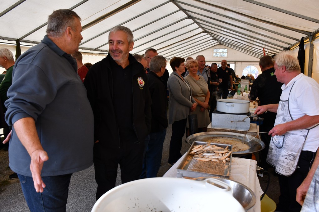 PROSLAVA JESENI Brojni zaljubljenici u kulturnu baštinu i tradiciju našega kraja okupili se na Danima zahvalnosti za plodove zemlje PROSLAVA JESENI Brojni zaljubljenici u kulturnu baštinu i tradiciju našega kraja okupili se na Danima zahvalnosti za plodove zemlje