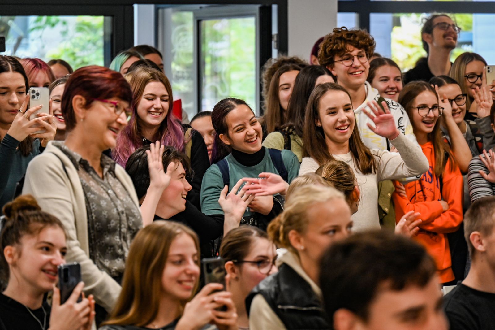 Raspjevani petak u čakovečkoj Gimnaziji – održan školski karaoke show!