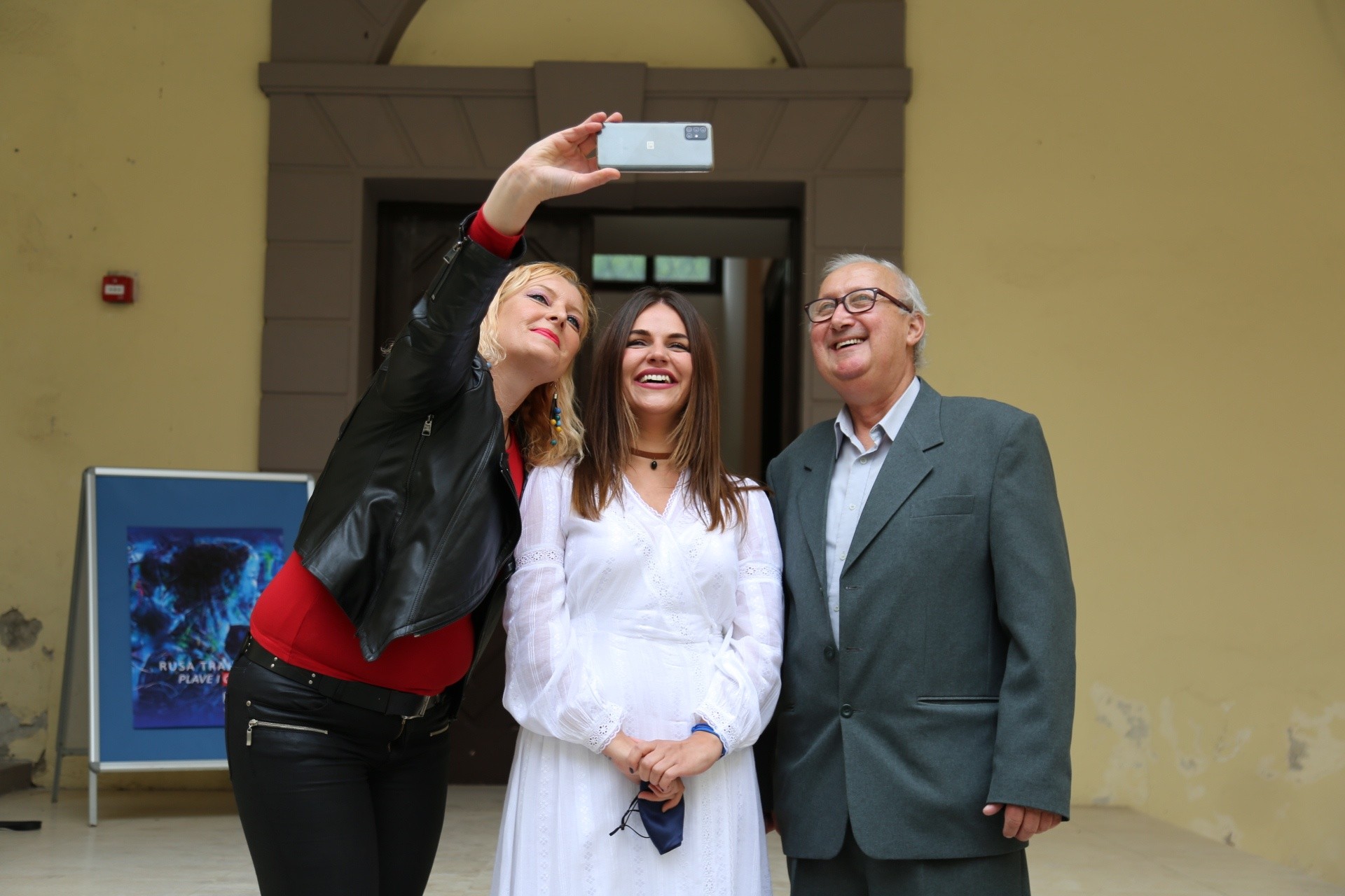 Izložba ‘Plave i crvena’ Ruse Trajkove u Muzeju Međimurja Čakovec