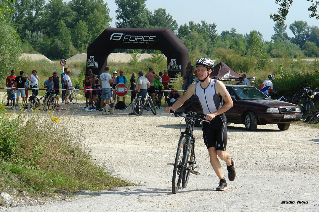 304012707dsc02284187839