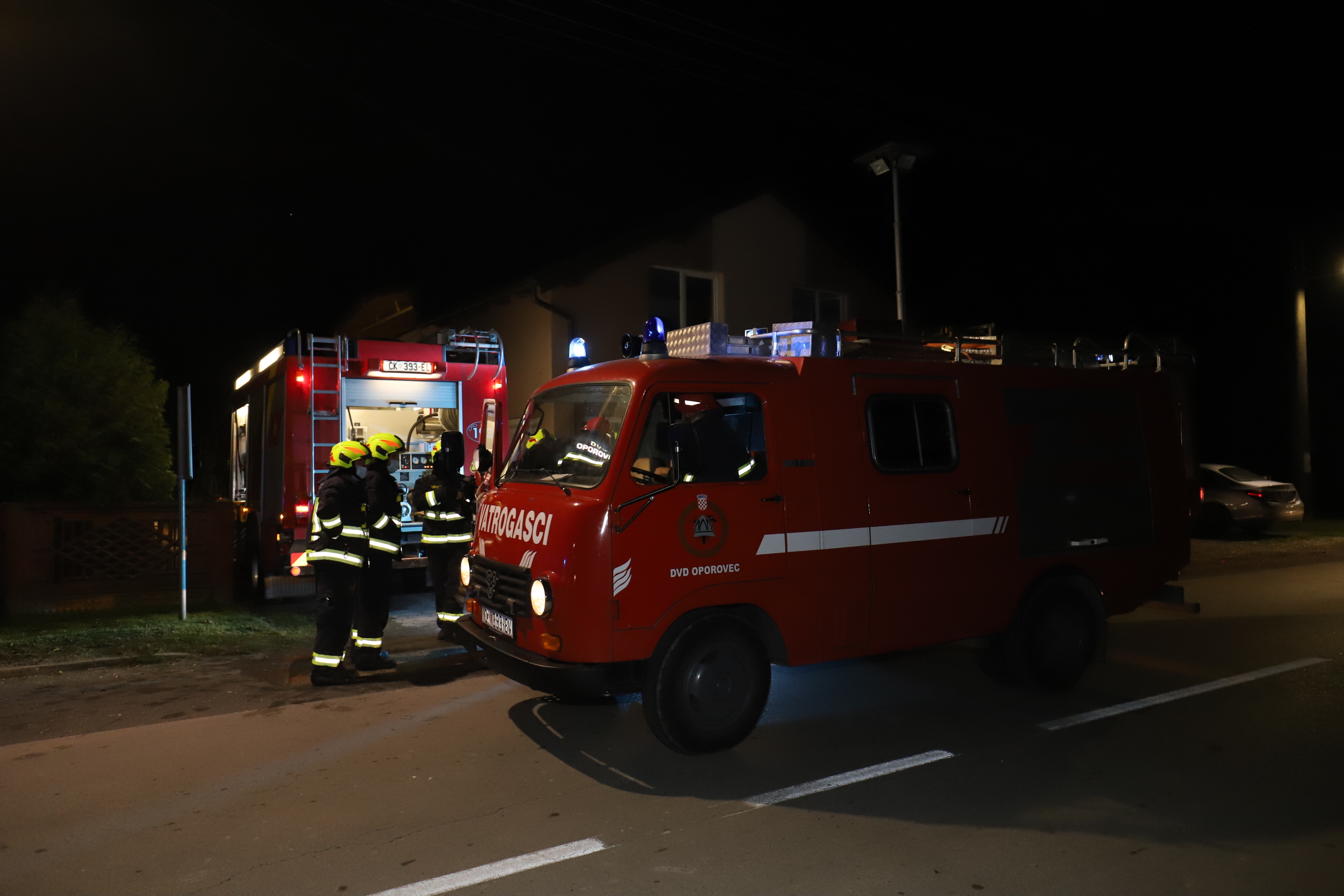 Požar staračkog doma u Otoku: Vatrogasci evakuirali 17 štićenika!