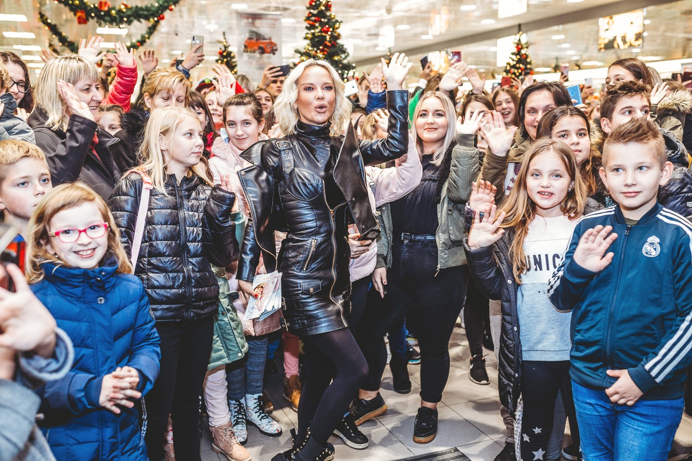Maju Šuput u Galeriji Sjever dočekali brojni obožavatelji
