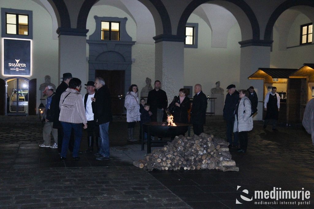 nocmuzejacakovec0002843138