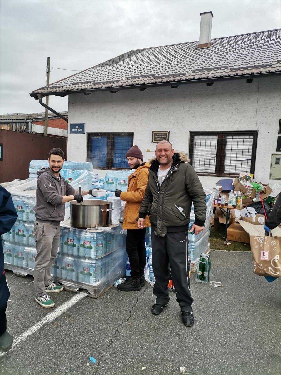 BRAVO! Međimurci Matija Bogdan i Vanja Nikolić kuhaju za stradale u potresu