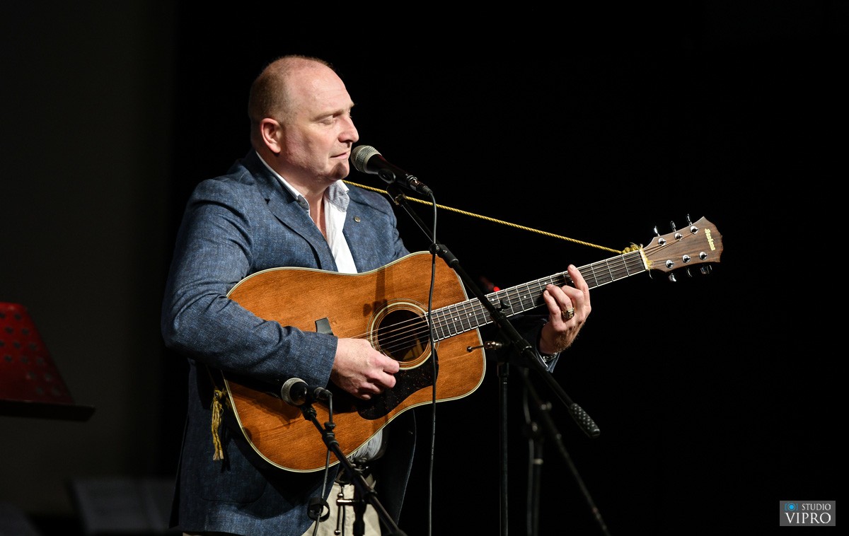 Udruga umirovljenika pjesmom čestitala Majčin dan