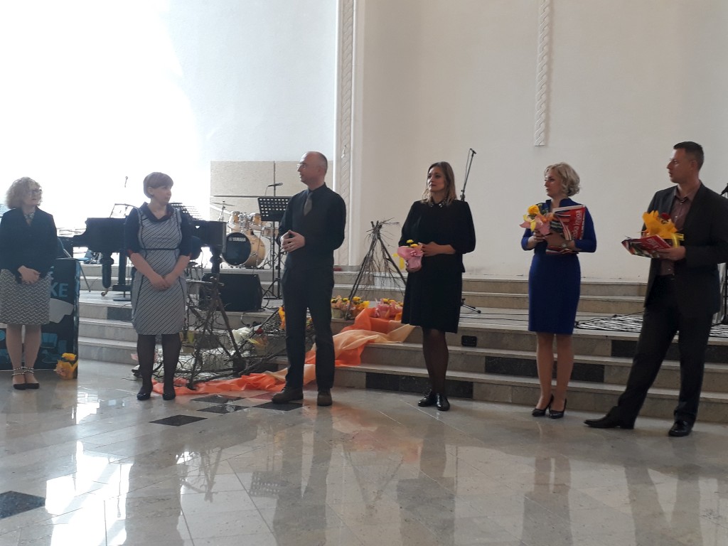 20180409125903897855