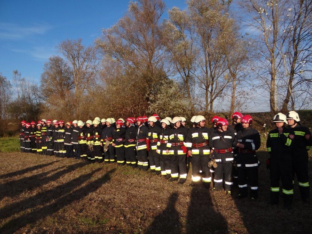 Vatrogasna vježba na obali Mičigen jezera