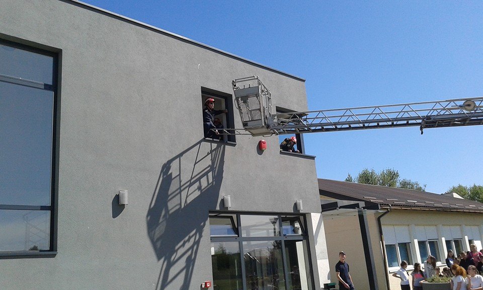 1101481711244221675835999243729