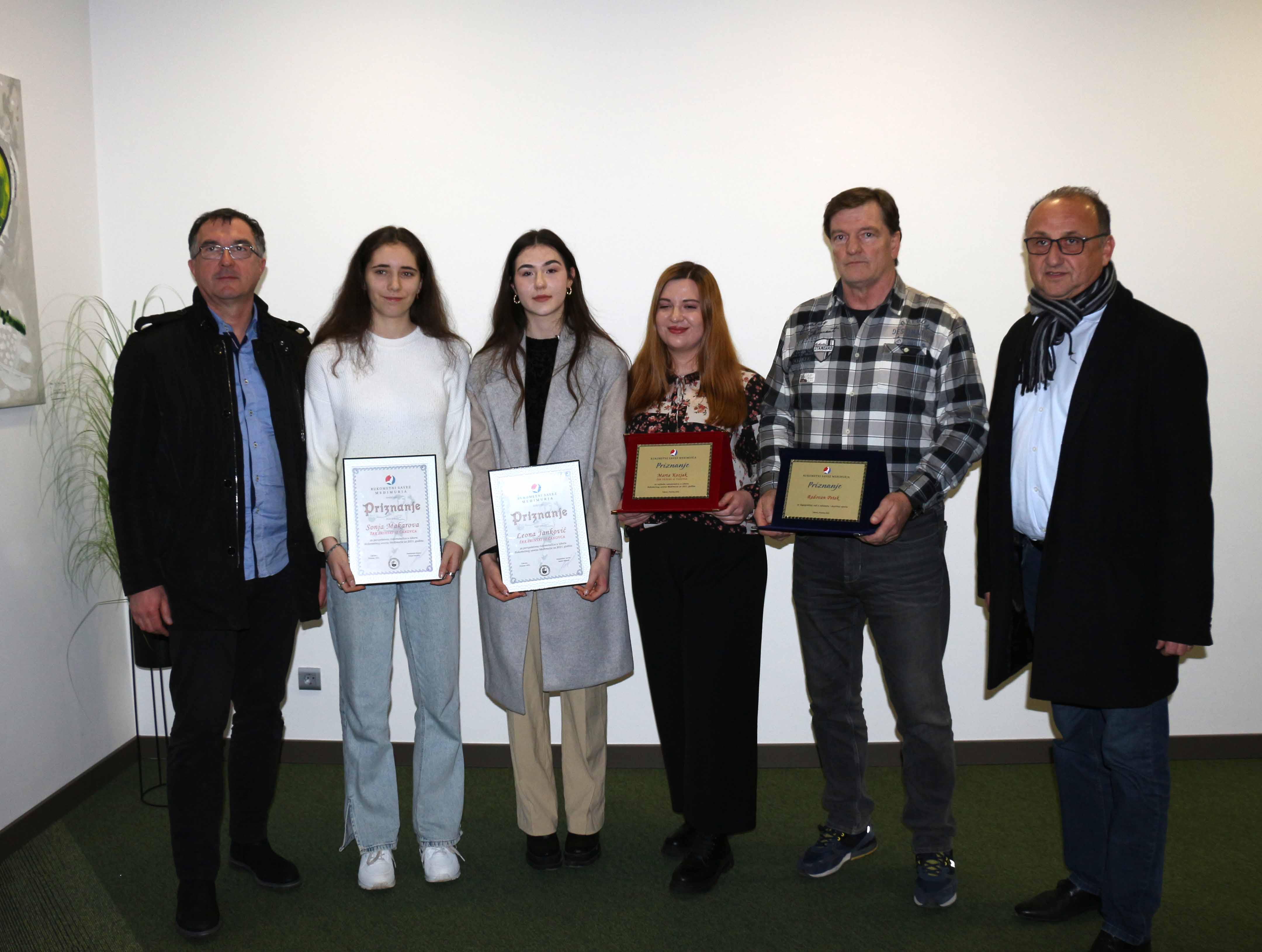 RUKOMETNI SAVEZ MEĐIMURJA Najboljim međimurskim rukometašima proglašeni Marta Kozjak i Mateo Hozjan! RUKOMETNI SAVEZ MEĐIMURJA Najboljim međimurskim rukometašima proglašeni Marta Kozjak i Mateo Hozjan!