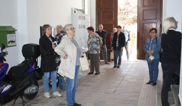 Uskrsnice za umirovljenike, umirovljenici