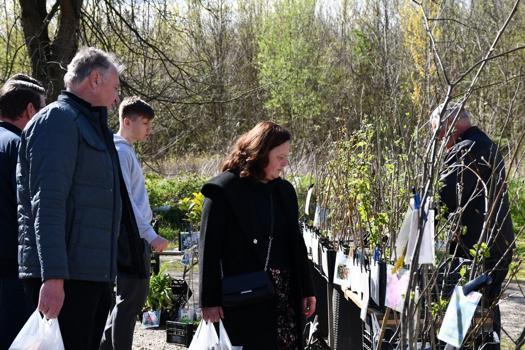 Proljetne temperature izmamile brojne posjetitelje na sajam u Čakovcu