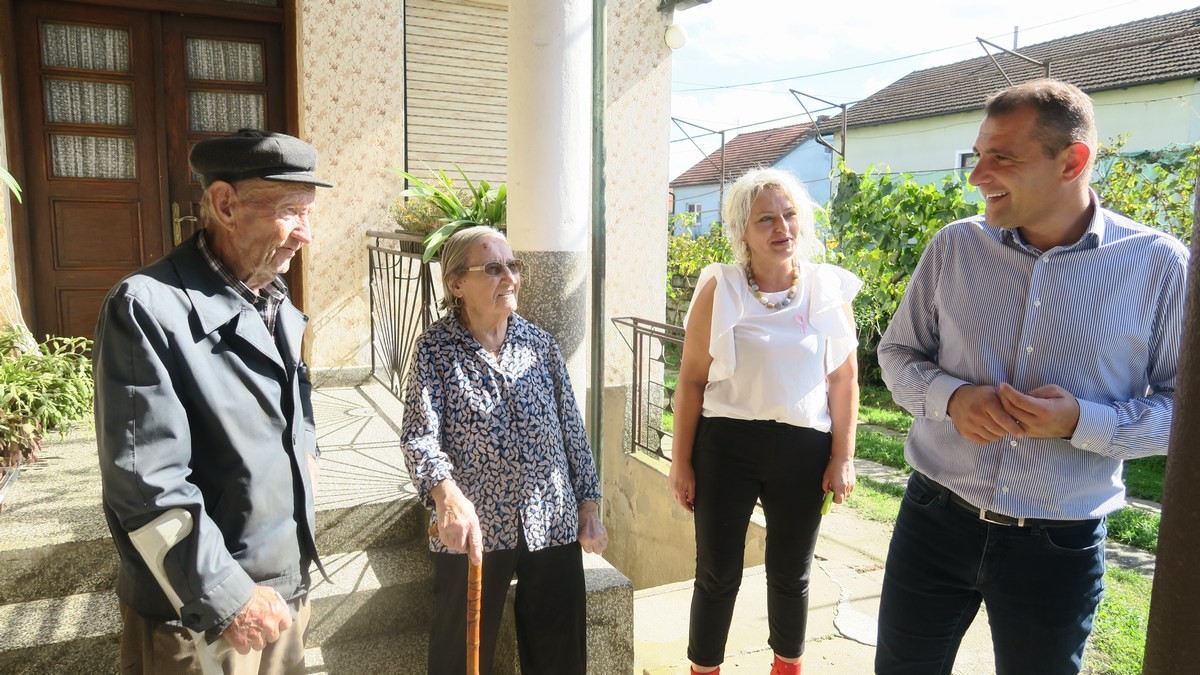 Župan Posavec obišao obišao starije građane povodom Međunarodnog dana starijih osoba