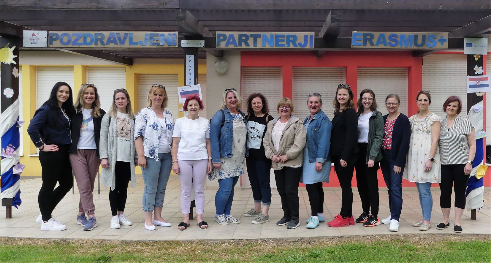 ASTRONOMIJA U VRTIĆU Odgojiteljice iz vrtića Stonoga na zaključnoj mobilnosti Erasmus+ projekta u Sloveniji ASTRONOMIJA U VRTIĆU Odgojiteljice iz vrtića Stonoga na zaključnoj mobilnosti Erasmus+ projekta u Sloveniji