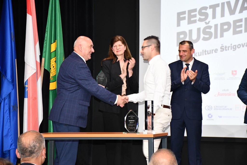 Urbanovo, otvorenje Urbanovo, otvorenje