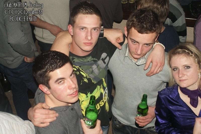 slika0037 Antrum (Subota, 7.1.2012) slika0037 Antrum (Subota, 7.1.2012)