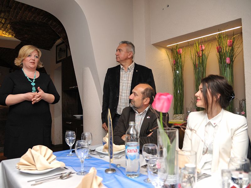 349215170dsc0398907295