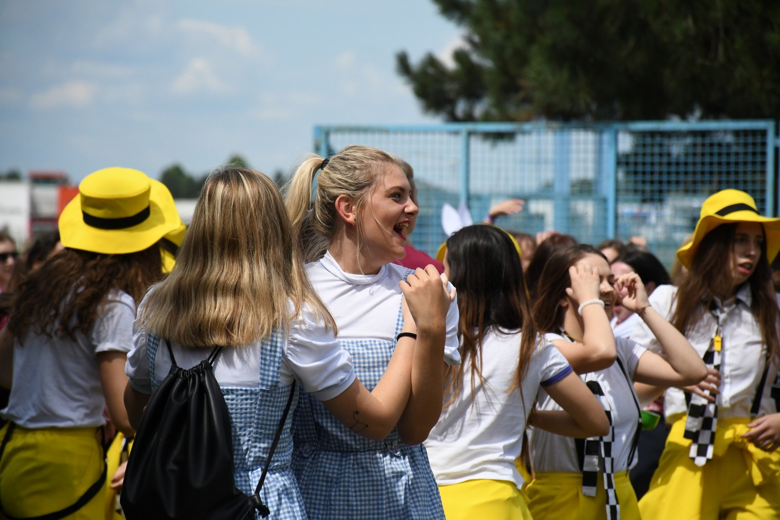 FOTO Povorka protutnjala gradom, maturanti s osmjehom dočekali kraj srednje škole!