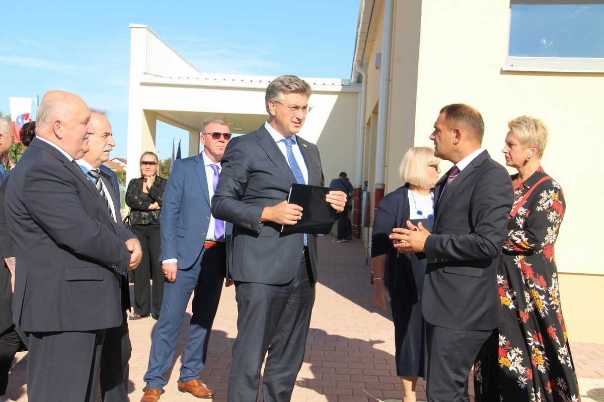 PLENKOVIĆ ‘Angažmanom i pristupom koji dajete obrazovanju u Međimurju činite iskorak u kvaliteti obrazovanja Hrvatske’ PLENKOVIĆ ‘Angažmanom i pristupom koji dajete obrazovanju u Međimurju činite iskorak u kvaliteti obrazovanja Hrvatske’