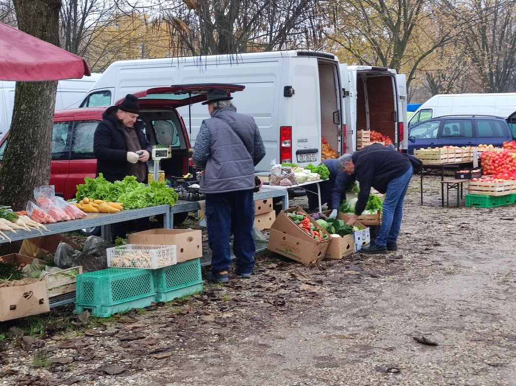 ČAKOVEČKI SAJAM Nema čega nema pa čak i – božićnih žaruljica!