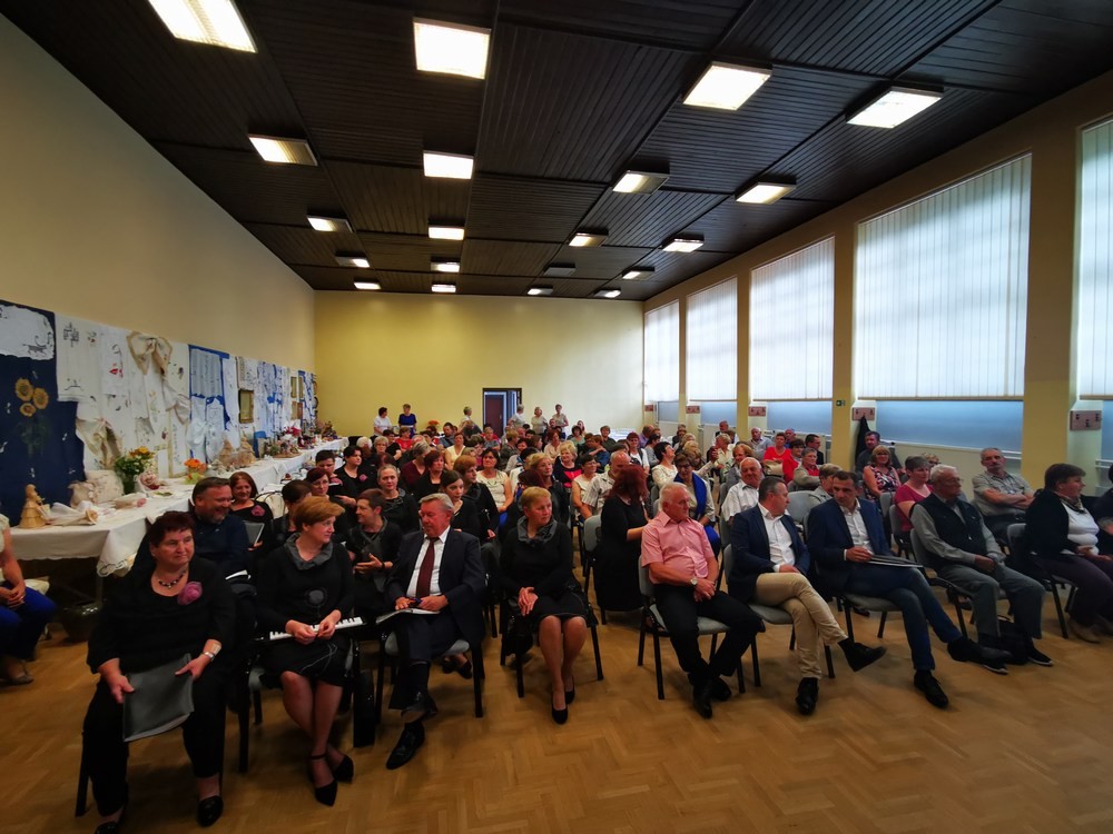 FOTO Udruga ‘Izvor’ iz Ivanovca je skromno, ali nezaboravno predstavila fotomonografiju 15 godina Udruge