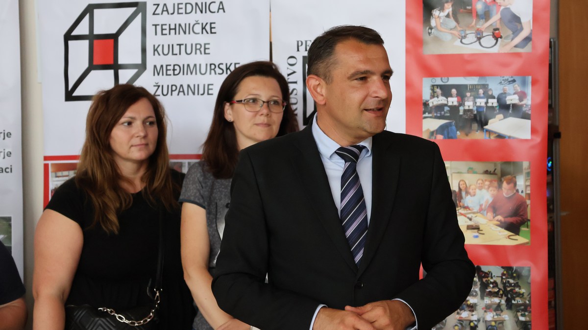 Stotinu djece na kampu tehničke kulture