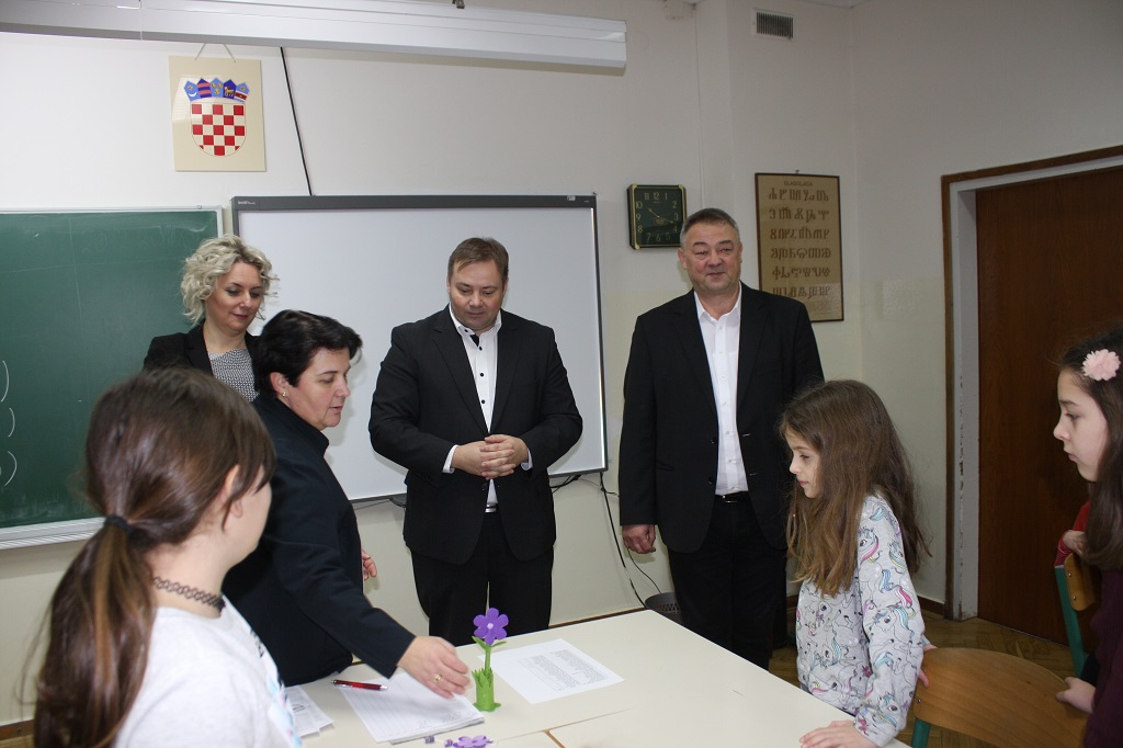 Gradski dužnosnici obišli radionice i kampove