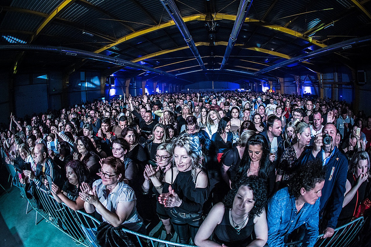 Haris Džinović raspjevao brojnu publiku na Mesapu u Nedelišću