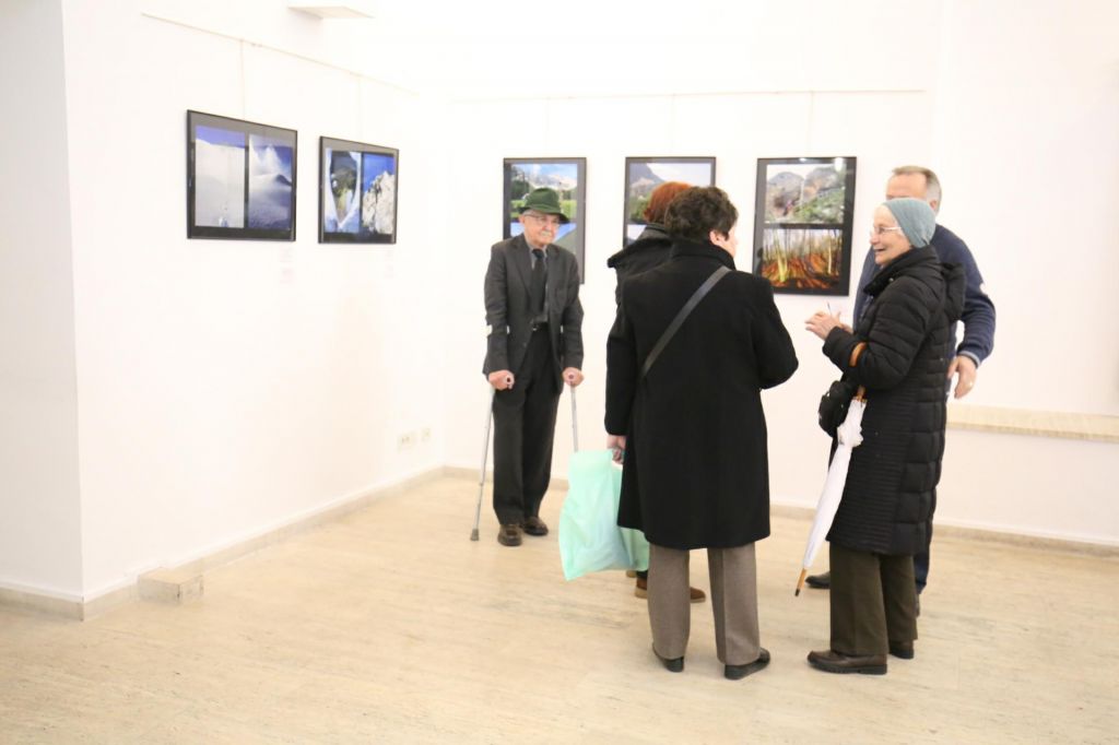 2774647510214156378800410652469