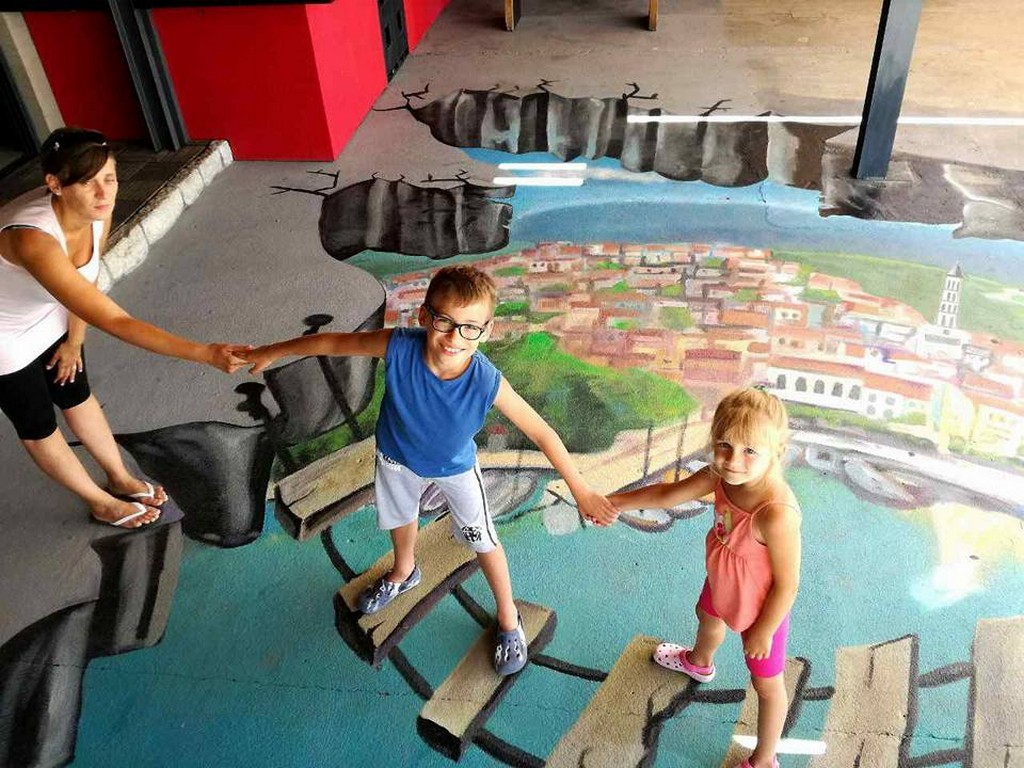 UMJETNIK DANIJEL DRVENKAR Iz perspektive kista i pod oblacima boja