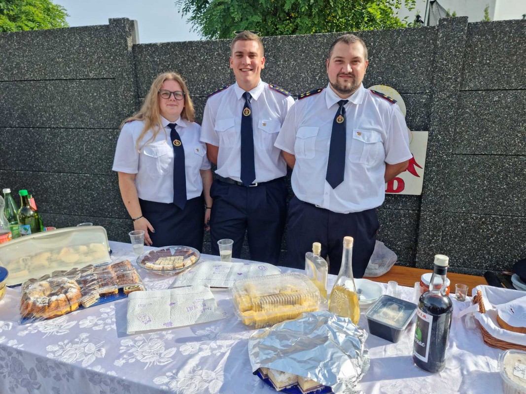 FOTO Dani kruha u Strahonincu: Kruh, peciva, odlični kolači i ostale delicije oduševili posjetitelje FOTO Dani kruha u Strahonincu: Kruh, peciva, odlični kolači i ostale delicije oduševili posjetitelje