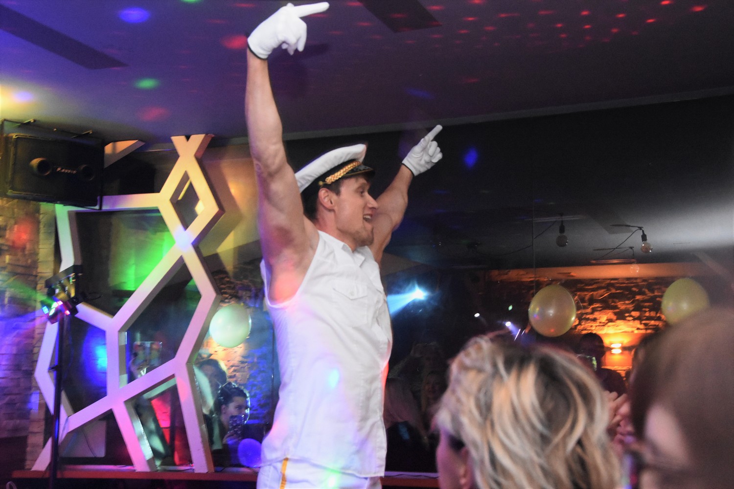 Nastup erotskih plesača u čakovečkom Paladinu