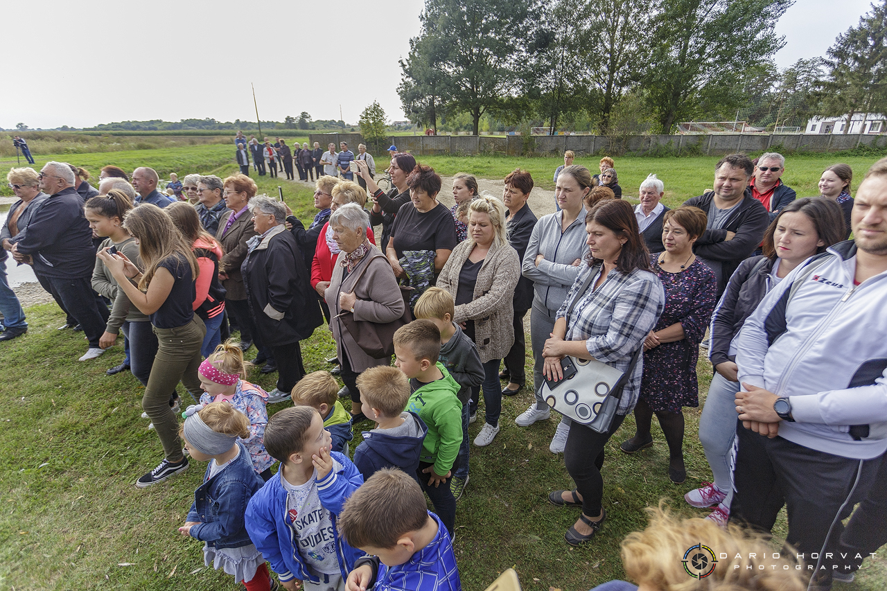 U Gardinovcu svečano otkrivena spomen-ploča posvećena seoskom pralu na potoku Trnavi