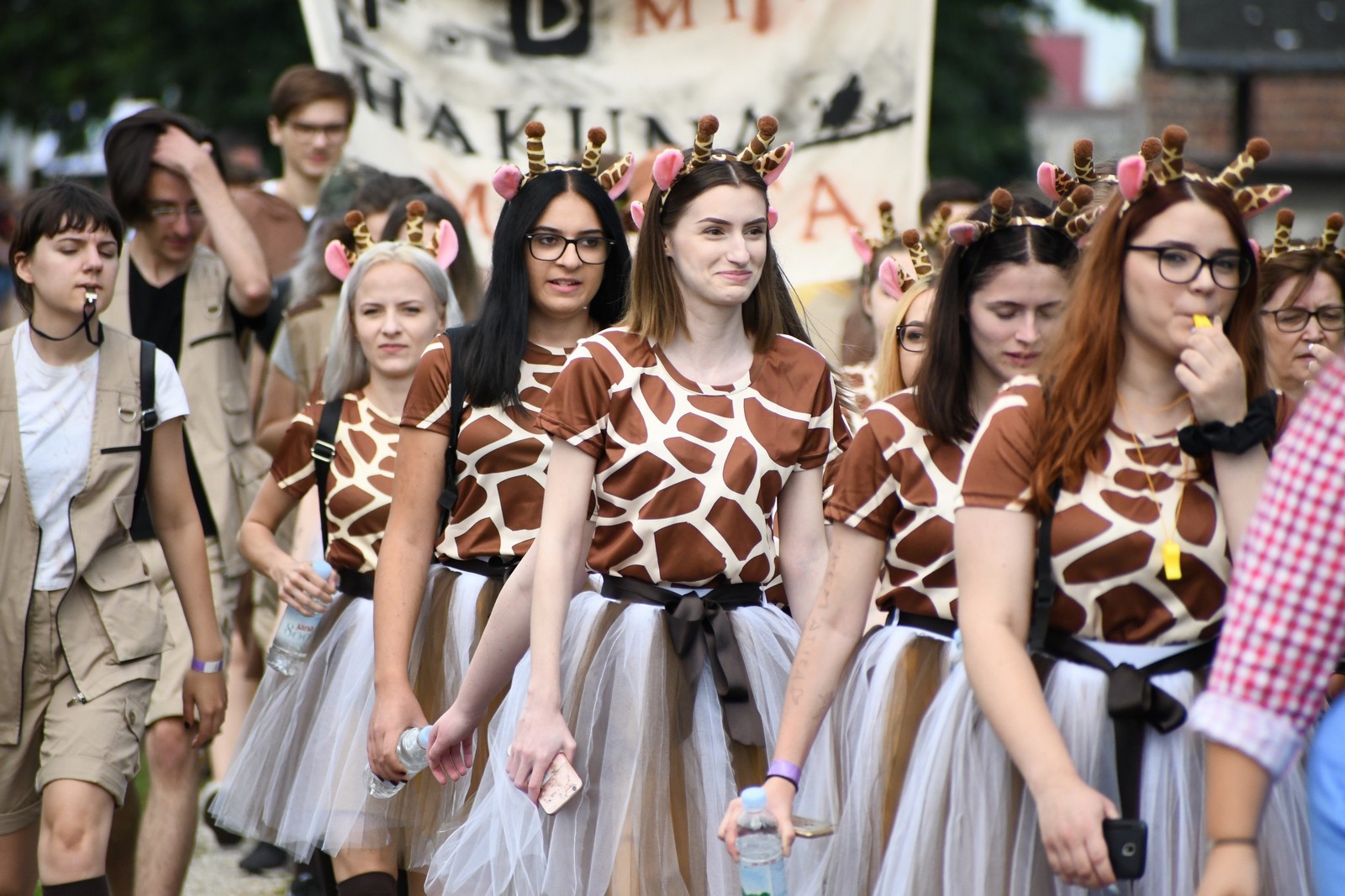 FOTO Povorka protutnjala gradom, maturanti s osmjehom dočekali kraj srednje škole!